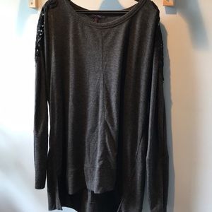 Gray tunic with lace shoulders